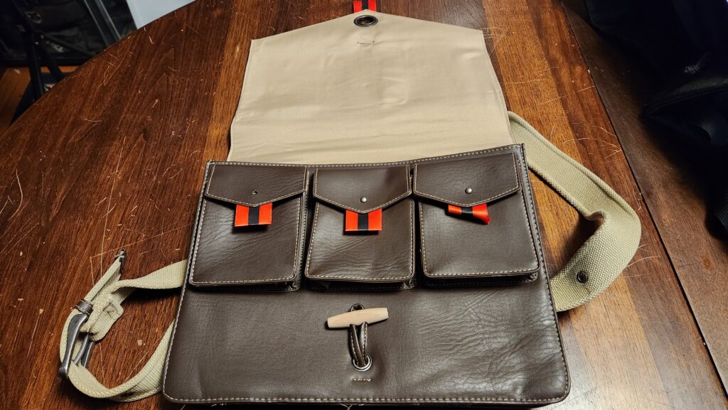 Games Workshop officer's signal satchel