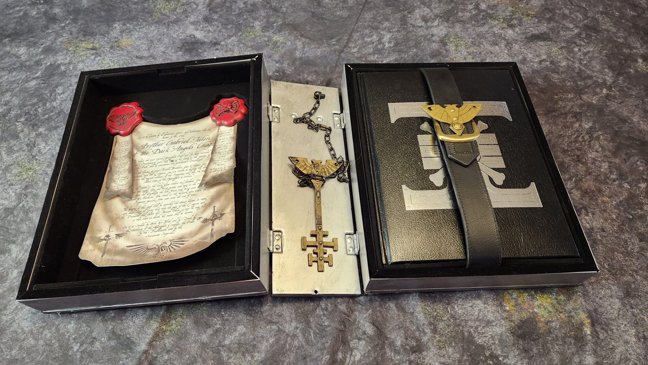 Deathwatch Collector's Edition interior